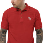 Load image into Gallery viewer, a man in a red shirt and a red shirt 

